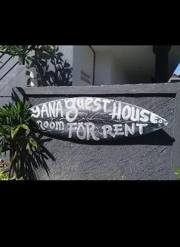 Maison d'hôtes Yana Homestay Near Batu Bolong Beach Canggu